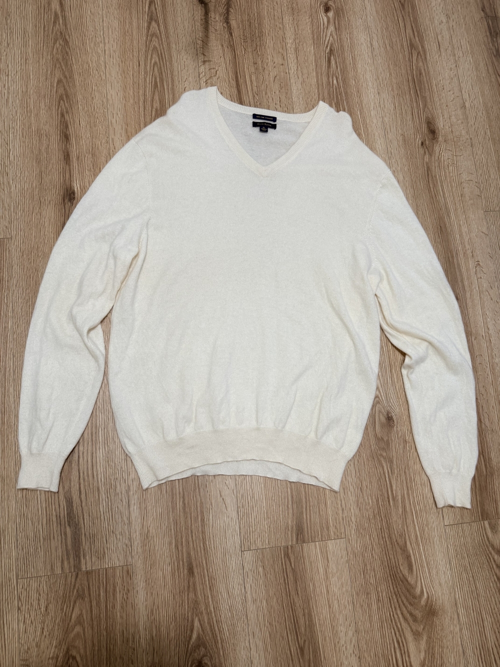 Club Room 100% Cashmere Men's V-Neck Sweater in Off-White/Cream